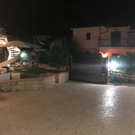 Hébergement de vacances Ester *